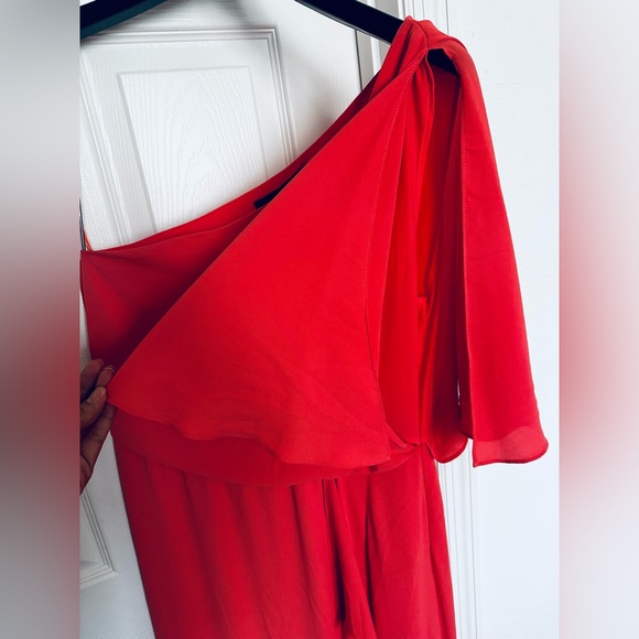 BCBGMAXAZRIA Long Cocktail Dress One Shoulder with a slit. CORAL Color - Picture 5 of 5